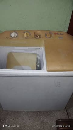 Dawlance washing machine & dryer