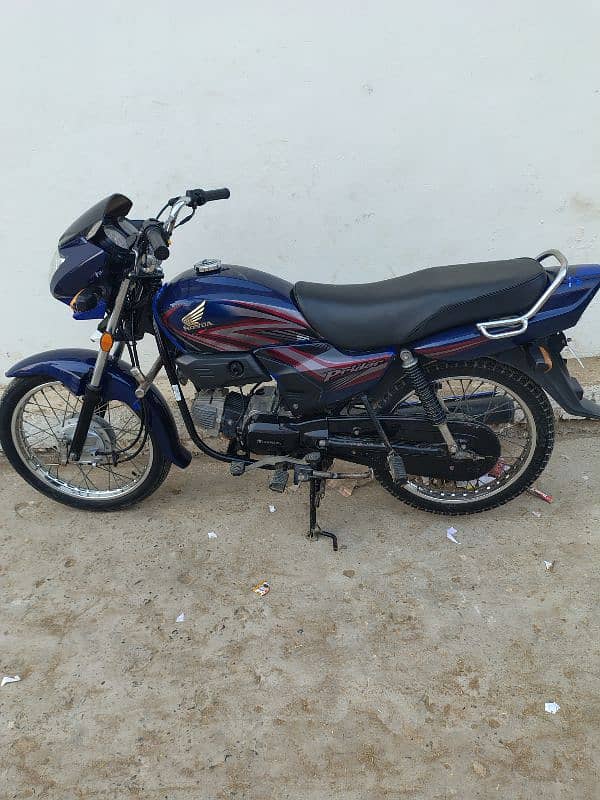 Honda Pridar Bule calor Model 2023 1