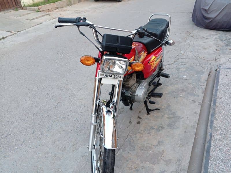 HONDA 125 OCTOBER 2021 MODEL IN EXCELLENT CONDITION FOR SALE 8