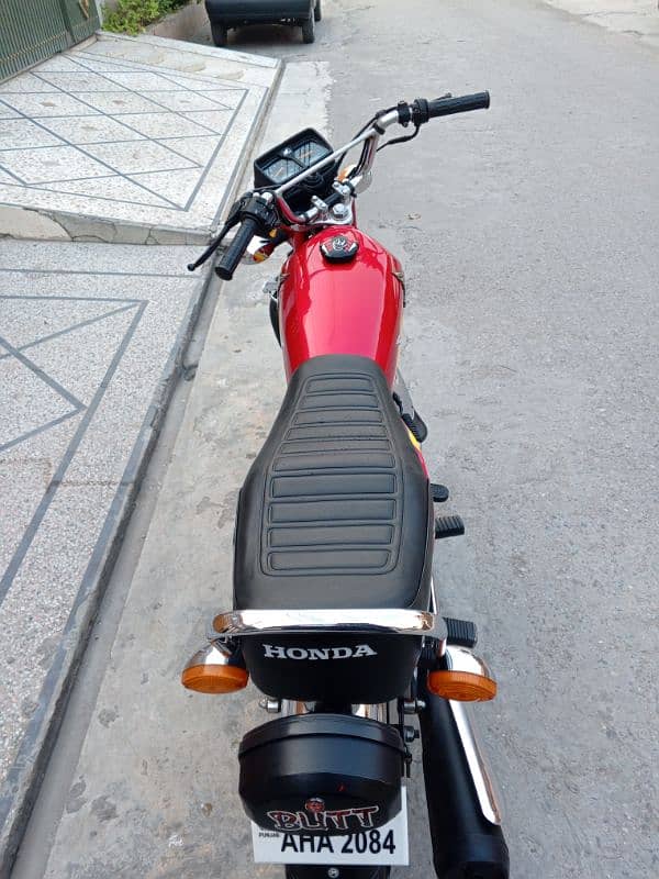 HONDA 125 OCTOBER 2021 MODEL IN EXCELLENT CONDITION FOR SALE 13