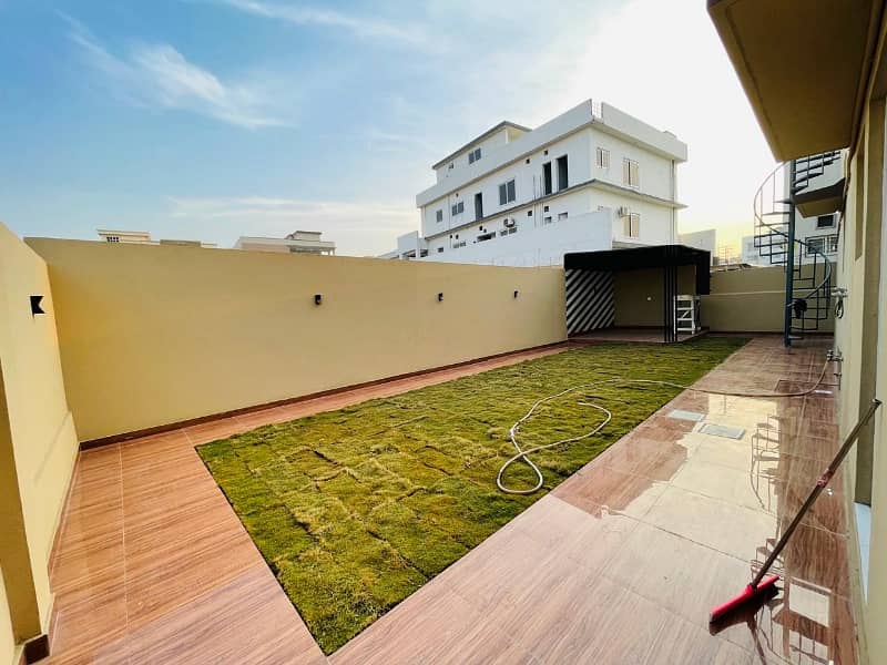 Kanal Brand New House With Lawn 14