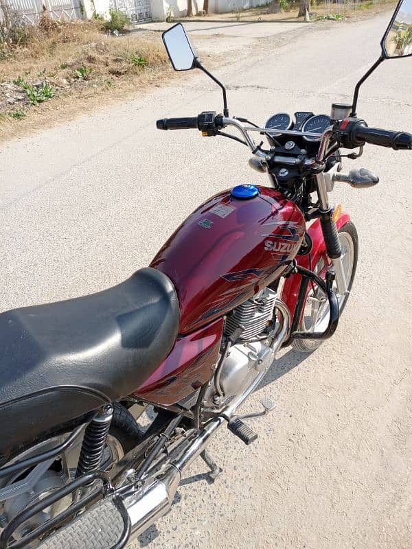 Suzuki GS150 SE 2021 Red attractive colour 11