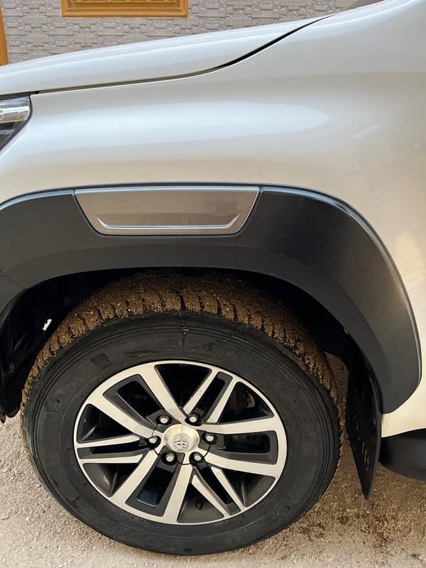 Toyota Hilux revo v 2021 old shape 6