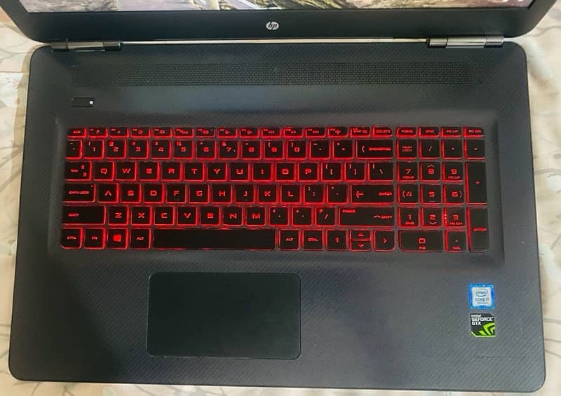 Hp omen 15 gaming pc- Big screen 2