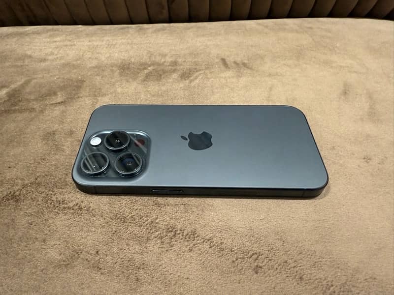 Iphone 15 Pro | 128gb | PTA Approved | Black Titanium 1