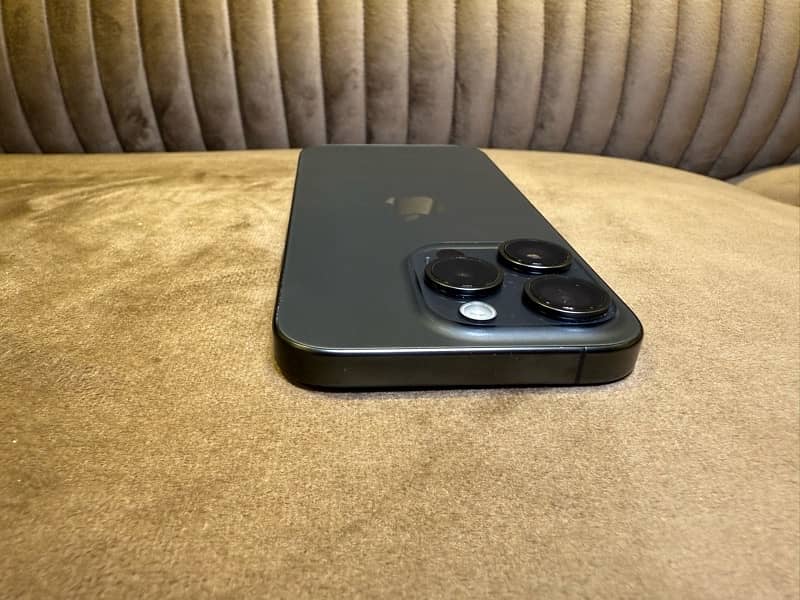 Iphone 15 Pro | 128gb | PTA Approved | Black Titanium 4