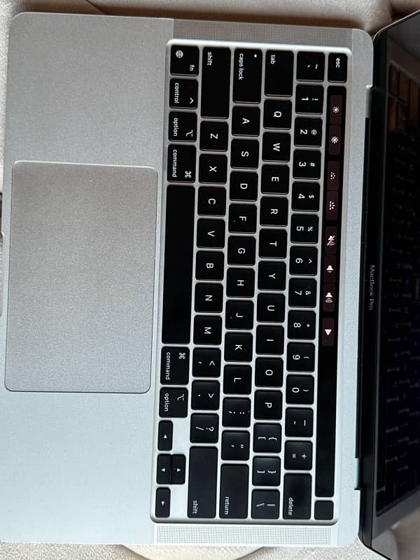 Apple MacBook Pro M1 2020 3