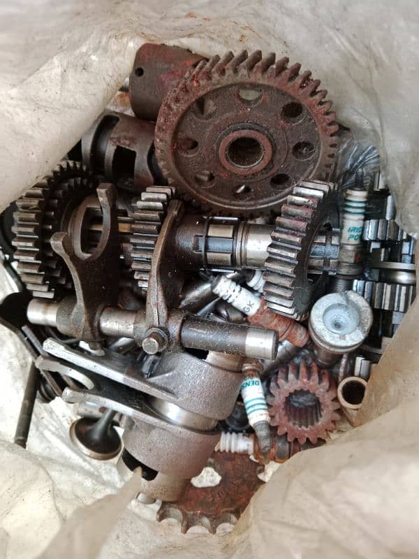 Honda 125 spareparts 15