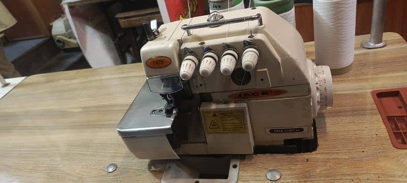 pico & over lock total 6 machine urgent sale 8