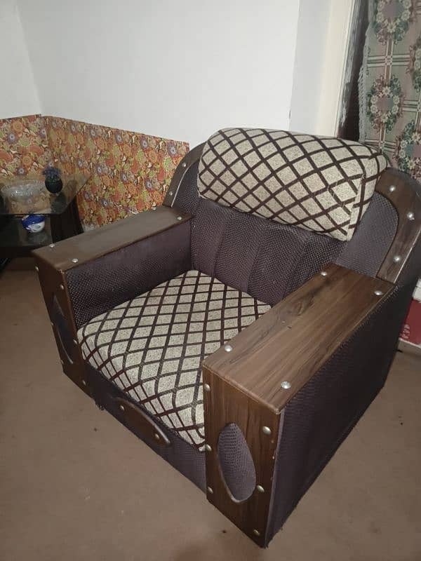 sofa for sale in good condition 3