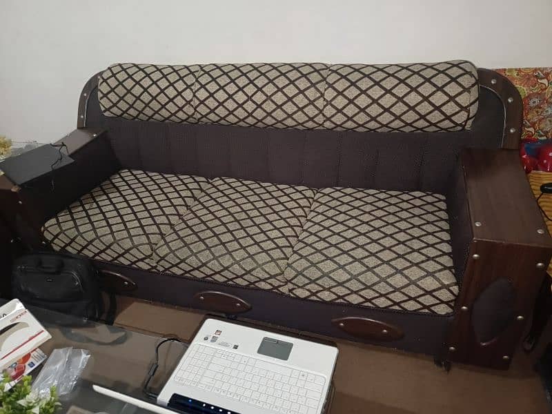 sofa for sale in good condition 5