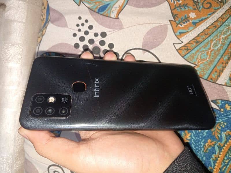 INFINIX HOT 10 WITH BOX 2