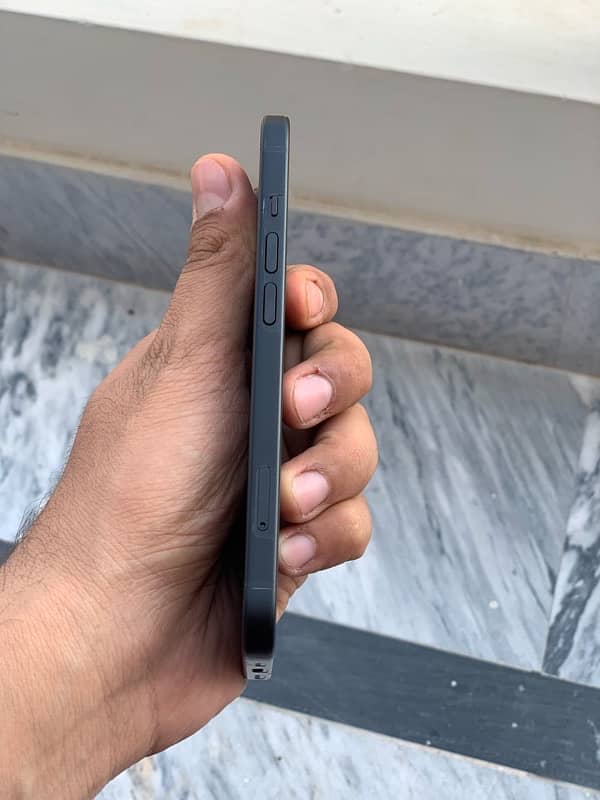 IPHONE 15(JV NON-PTA) 128GB Black 3