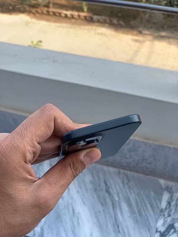 IPHONE 15(JV NON-PTA) 128GB Black 4