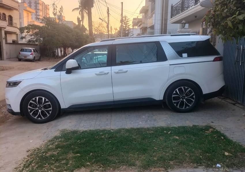 Kia Carnival 2022 Limited Edition 3