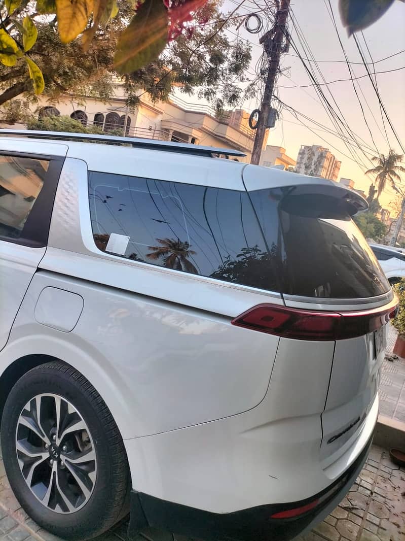 Kia Carnival 2022 Limited Edition 10