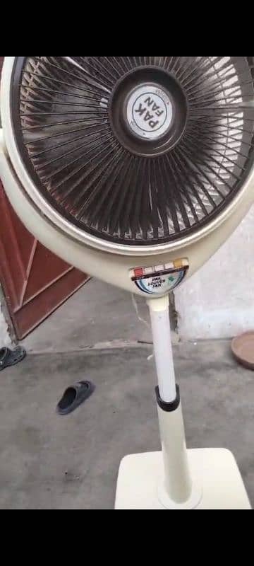 Pak Louver Fan 14" Like new 2