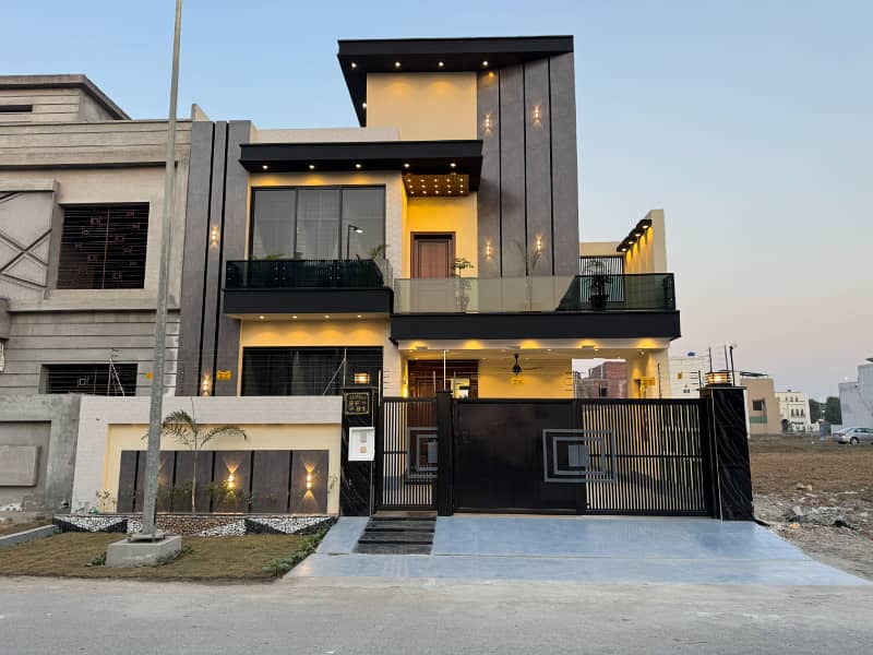 10 Marla Ultra Modern House for Sale in Citi Housing Gujranwala 0