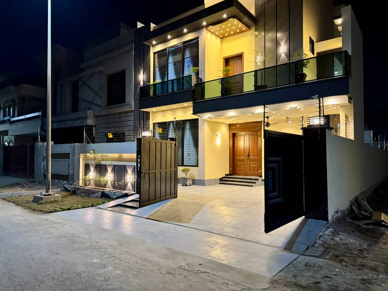 10 Marla Ultra Modern House for Sale in Citi Housing Gujranwala 1