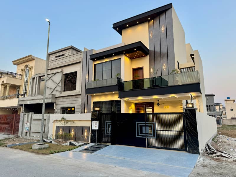 10 Marla Ultra Modern House for Sale in Citi Housing Gujranwala 3