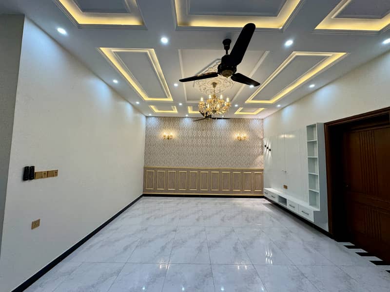 10 Marla Ultra Modern House for Sale in Citi Housing Gujranwala 27