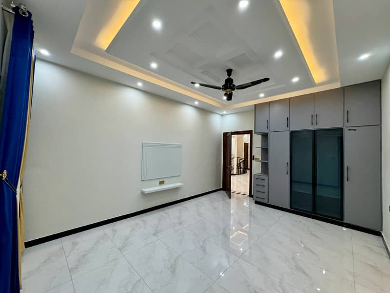 10 Marla Ultra Modern House for Sale in Citi Housing Gujranwala 30