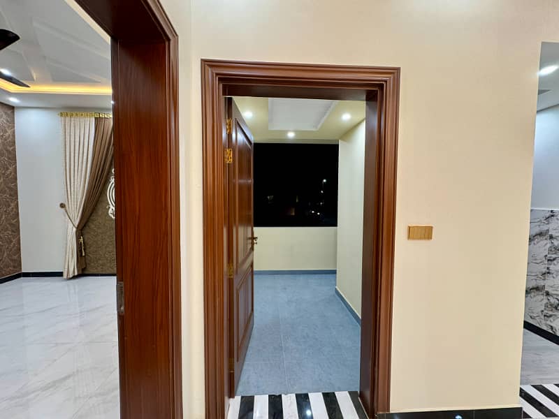 10 Marla Ultra Modern House for Sale in Citi Housing Gujranwala 32