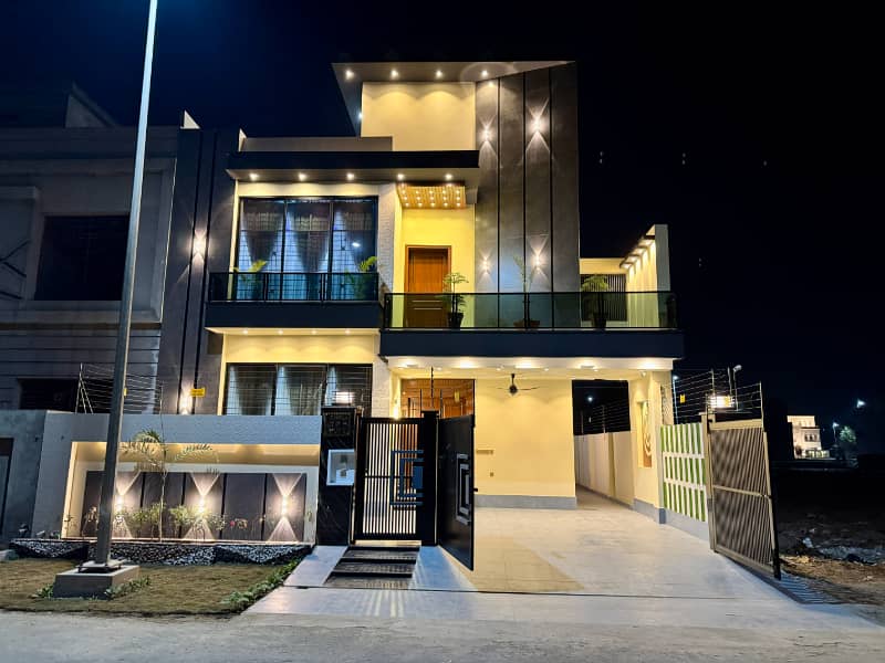 10 Marla Ultra Modern House for Sale in Citi Housing Gujranwala 38