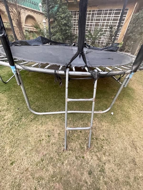 LIVEUP Trampoline 1