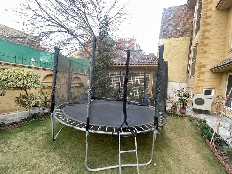 LIVEUP Trampoline 5