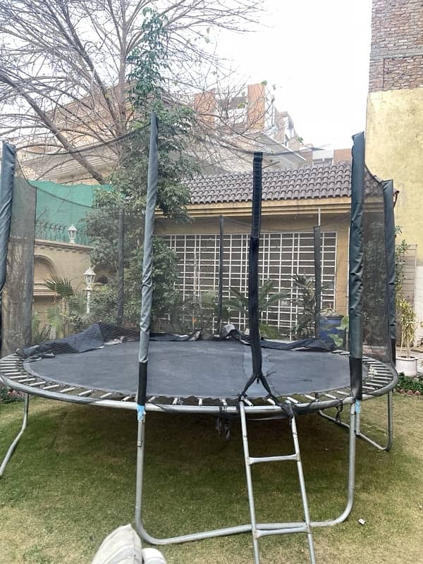 LIVEUP Trampoline 6