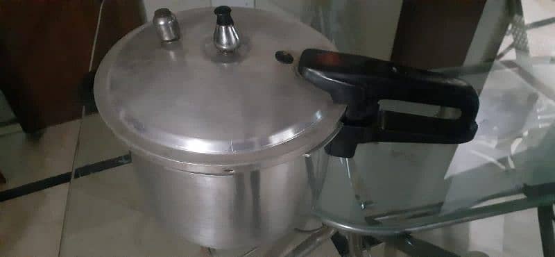 Pressure Cooker 9 liter 0