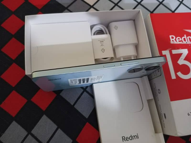 redmi 13c 10 by 10 hai 2