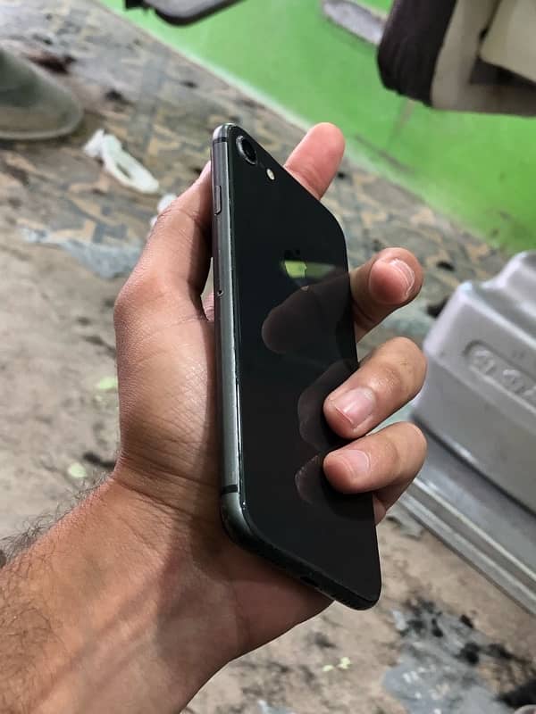 iphone 8 Non PTA 64GB 3