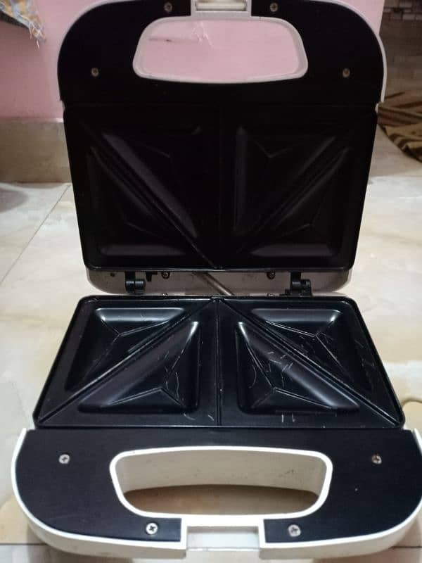 sandwich maker is new home appliances 1