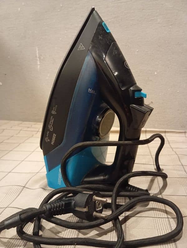 Dawlance 3122-B Steam Iron 5