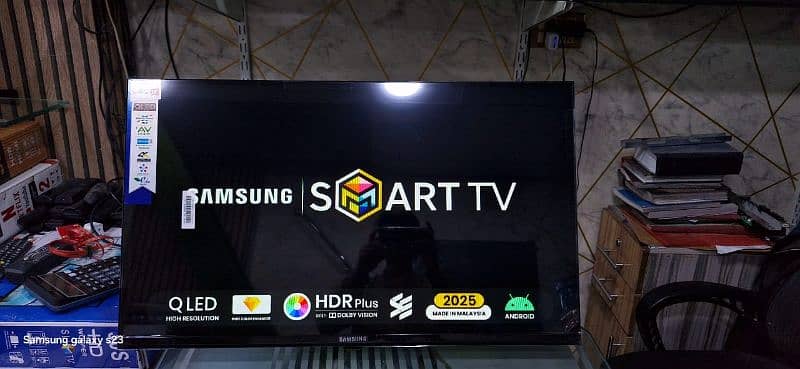 Samsung 32" Andriod smart 4k uhd led tv 1