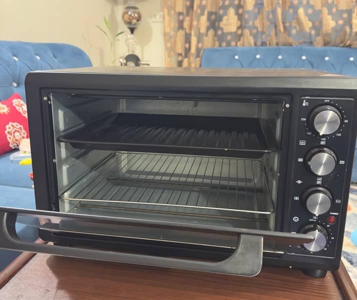 E-light oven 45 liters 9.5/10 condition slightly used 6