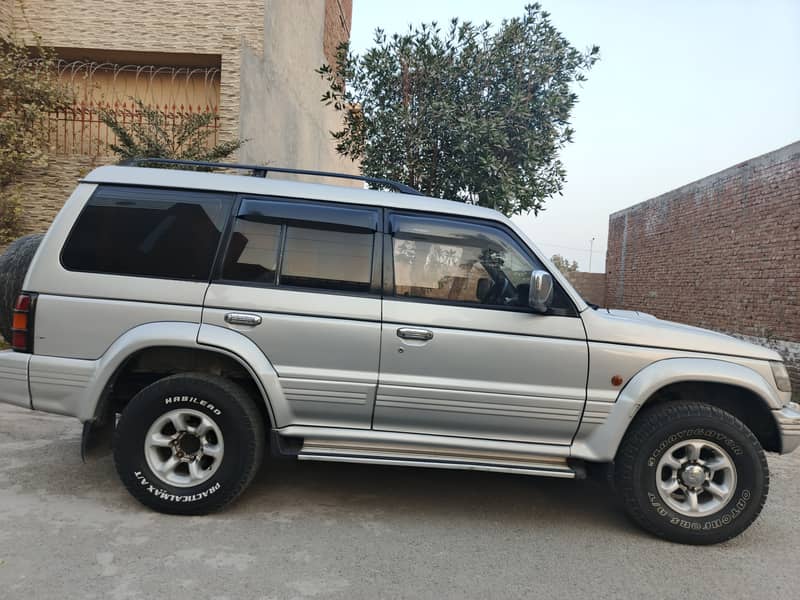 Mitsubishi Pajero 1997 15