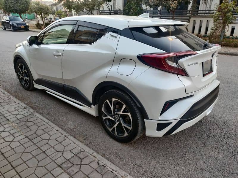 Toyota C-HR 2019 G-LED Top of Line Package 7