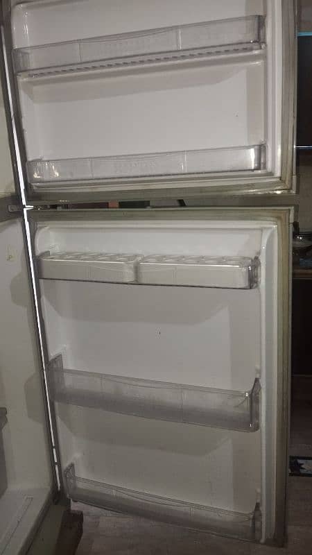 Waves refrigerator good condition 1