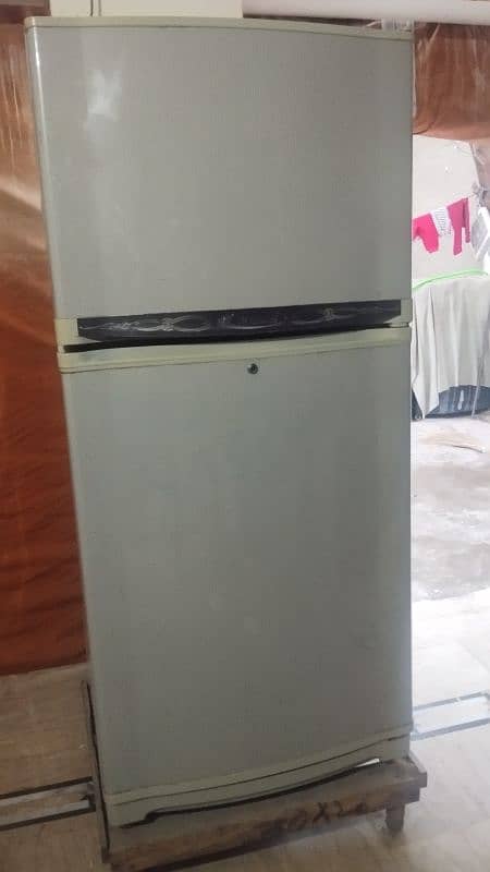 Waves refrigerator good condition 3