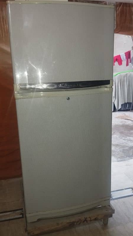 Waves refrigerator good condition 4