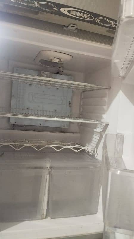 Waves refrigerator good condition 7