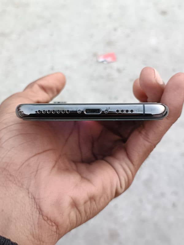 iphone xs max 256gb pta approved with box 4