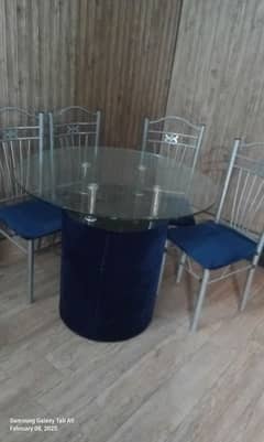 chairs with dining table new good condition