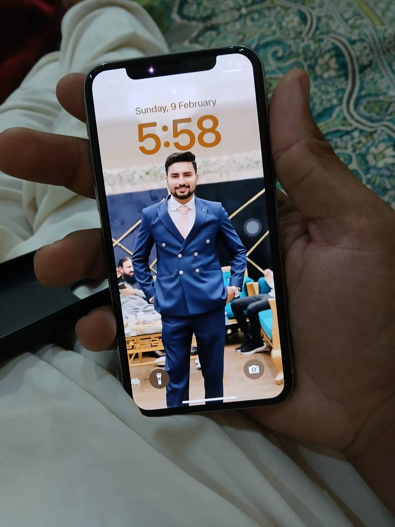 Apple iPhone 11 Pro 1