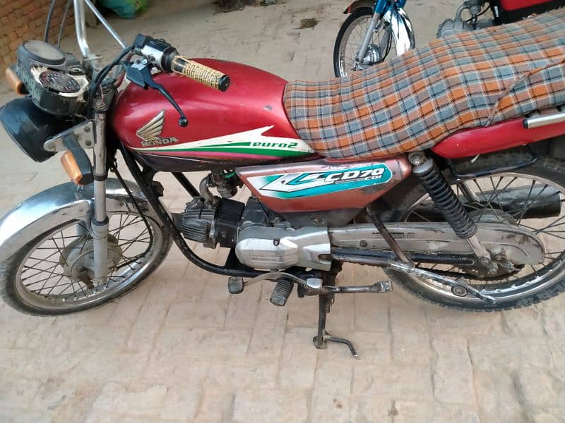 Honda 100 cc. 03007814537 6