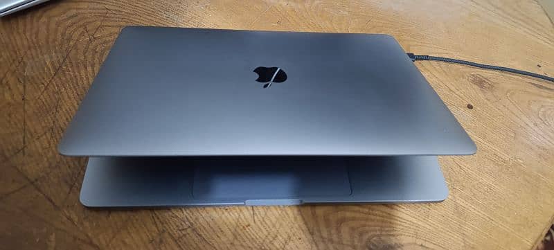 Macbook Pro 2020 2Ghz 16GB/512GB 13" 1