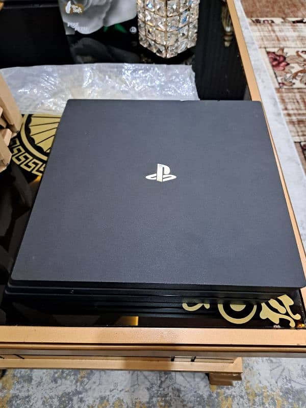 PS4 PRO 1TB 1